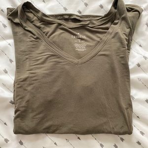 Women’s American eagle Favorite T shirt